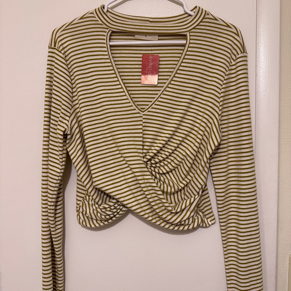 NWT Vestique top
